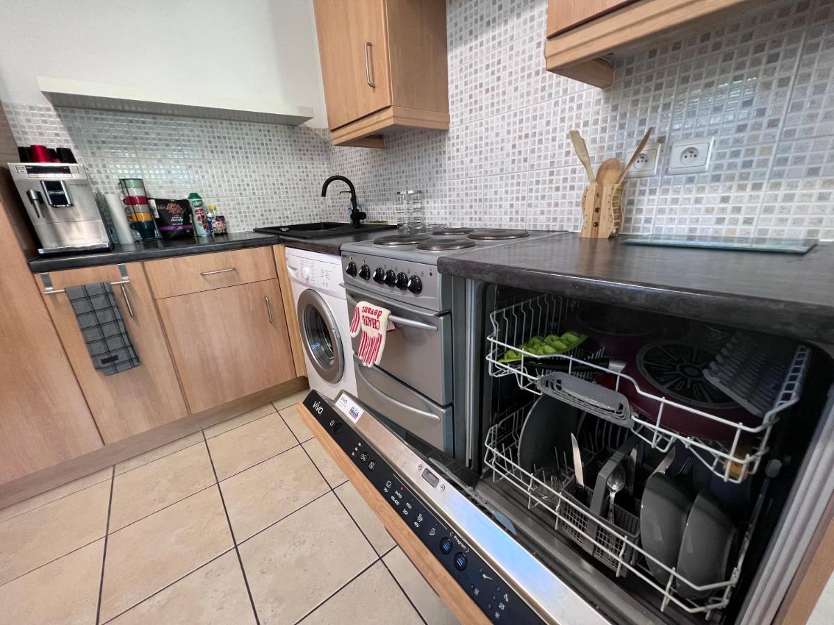 Appartement T2 Avec Jardin Prive, Piscine Et Barbecue Lorgues Exterior photo