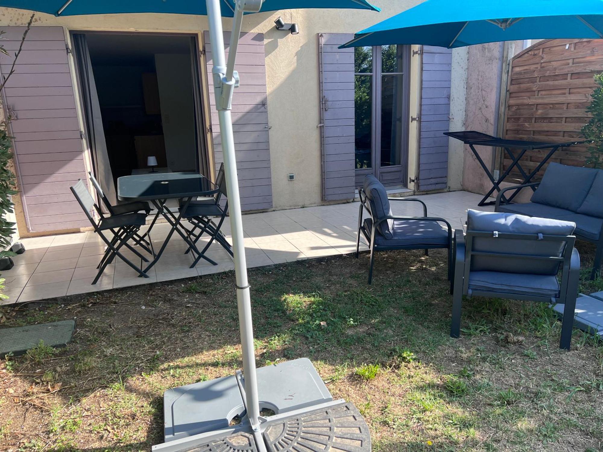 Appartement T2 Avec Jardin Prive, Piscine Et Barbecue Lorgues Exterior photo